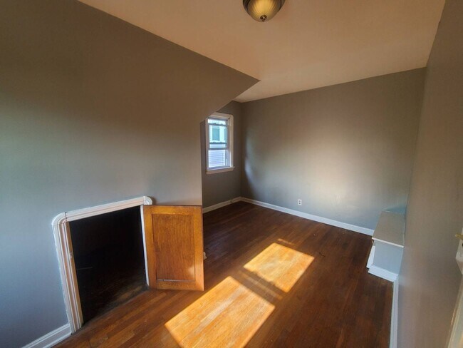 Building Photo - 3243 W 115th St