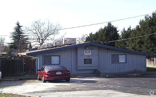 Building Photo - 7524 Pratt Ave