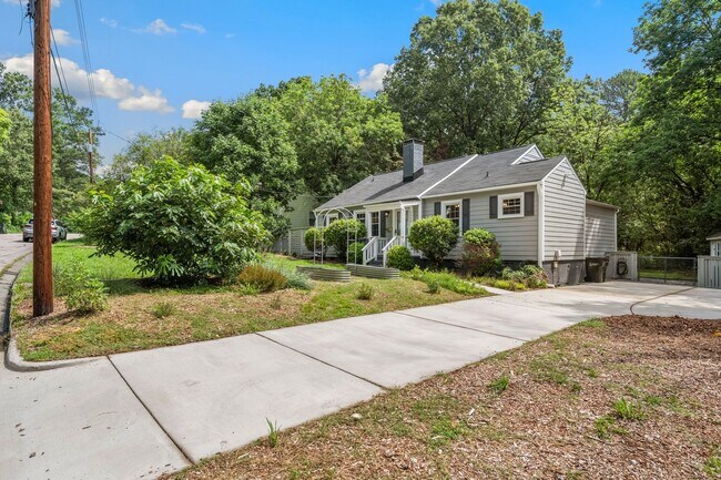 Building Photo - 2408 Cascadilla St