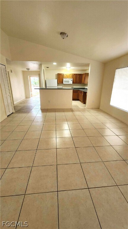 Building Photo - 2145 Fairway Dr