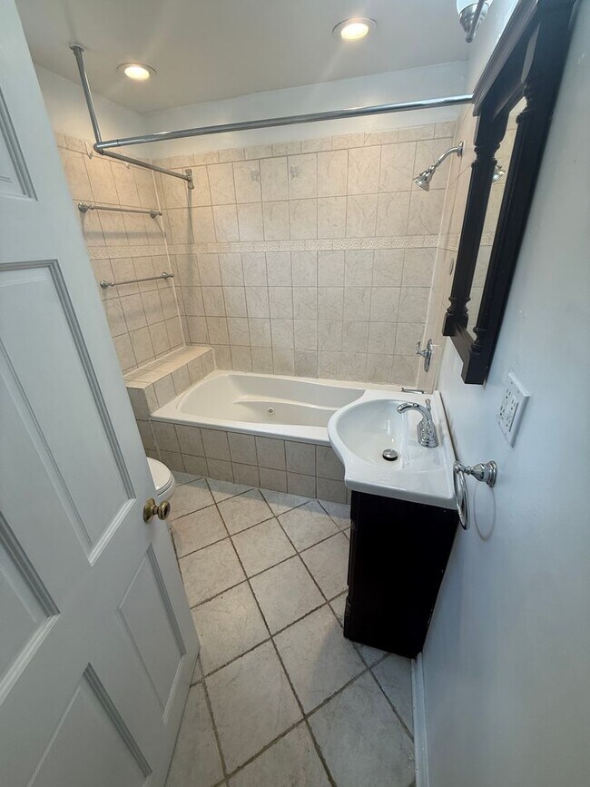 Building Photo - Stunning & Updated 4BR/2BA Home – Certified Lead-Free!