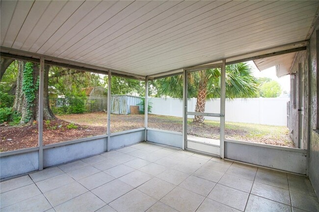 Building Photo - 701 Swiss Dr