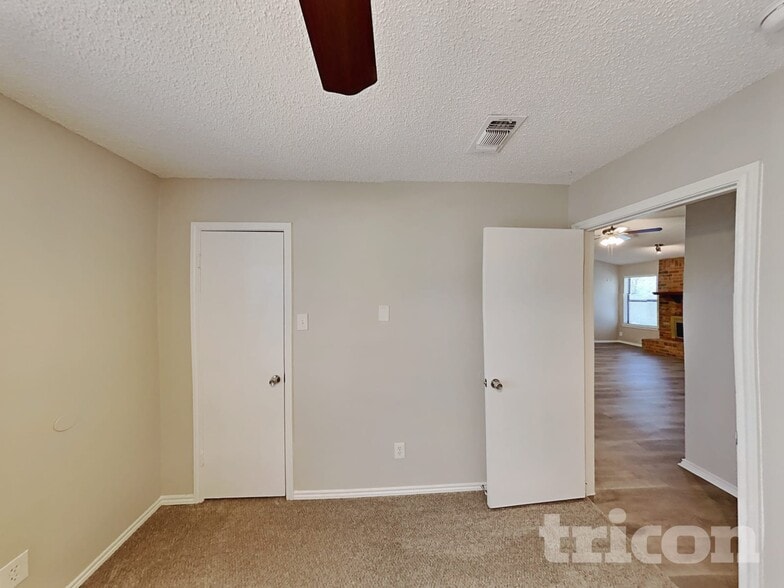 Building Photo - 1844 Hunting Green Dr