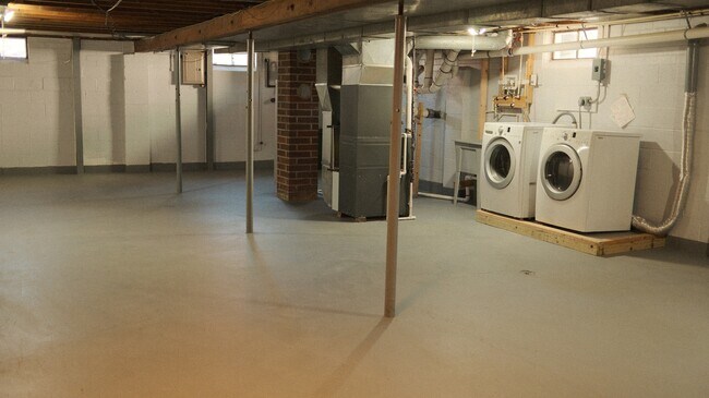 Building Photo - 32568 Electric Blvd