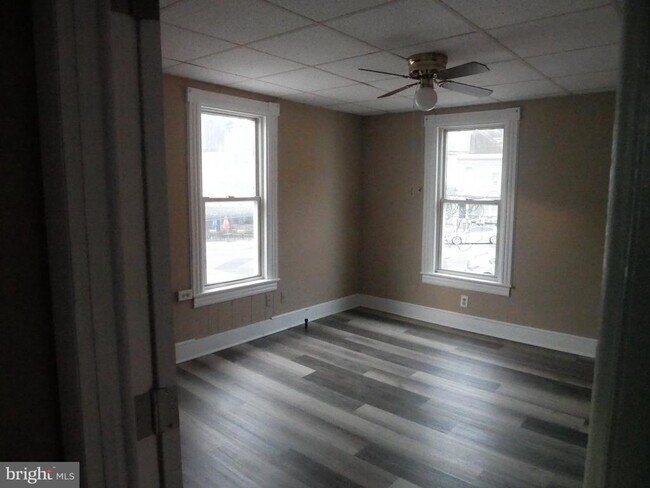 Building Photo - 707 Wood Ave