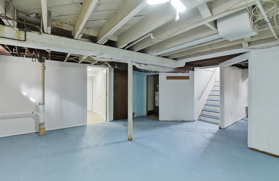 Building Photo - 4709 Shirley St