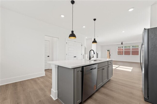 Building Photo - 3571 Overlook Rd NW