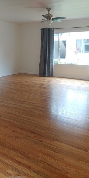 Building Photo - 1714 Grevelia St