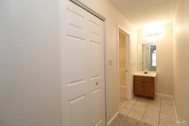 Building Photo - 601 N 61st Ave
