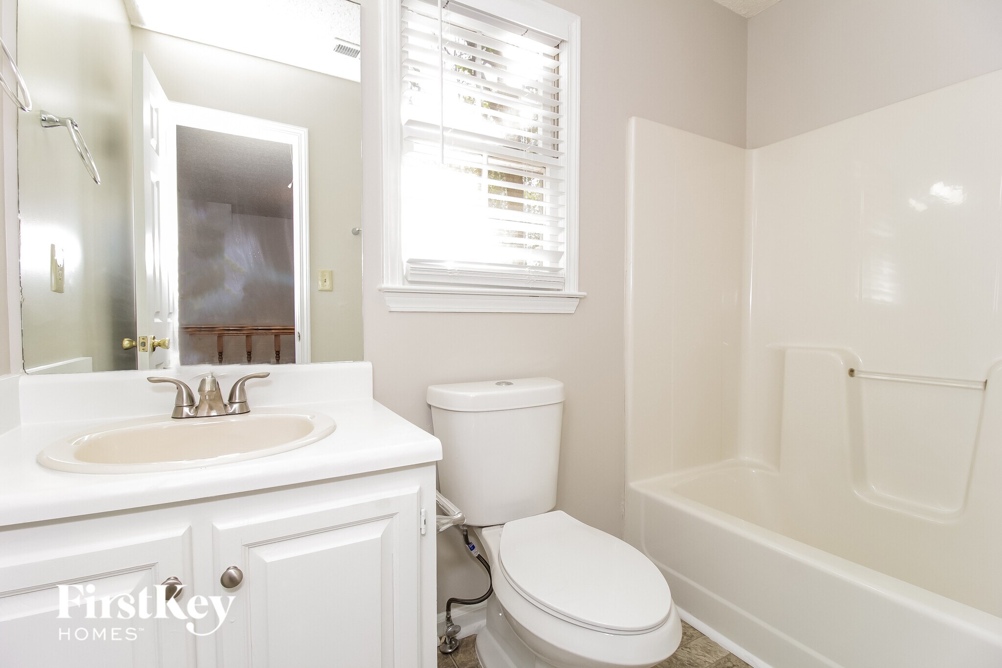 Building Photo - 227 Vienna Way