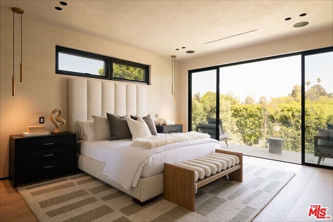 Building Photo - 13229 Hesby St