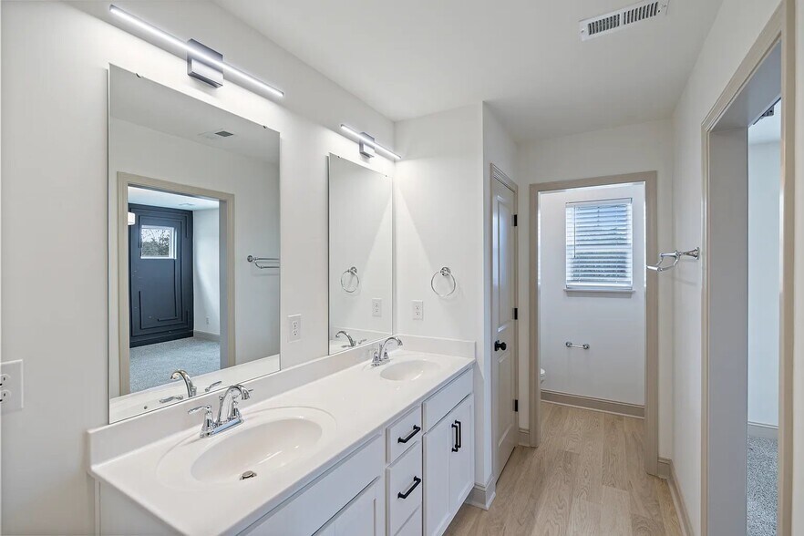 Building Photo - 8416 Whisper Ln