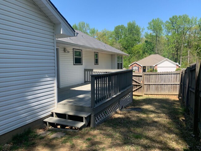 Building Photo - 1 Summer Ridge Ct