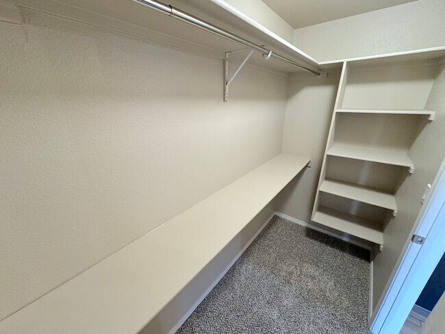 Building Photo - East El Paso 3 bed Refrig A/C