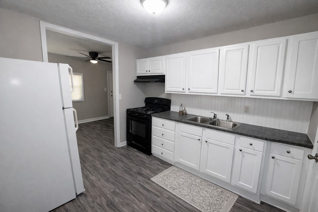 Building Photo - Charming 2-Bedroom Home in Gastonia – Convenient Location!