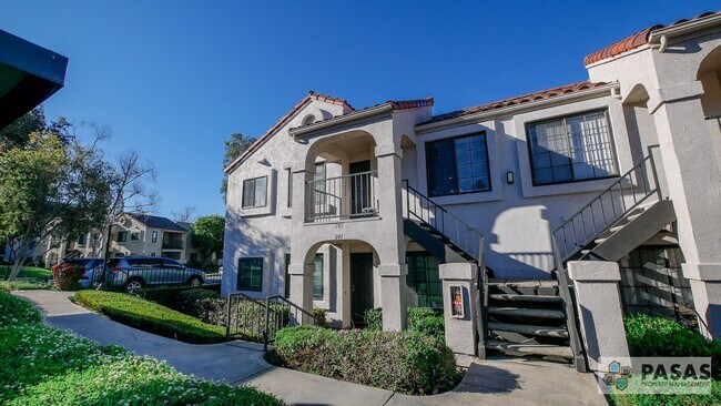 Building Photo - Bright Upgraded Condo w/ Quartz Kitchen, Covered Parking, Pool & Spa