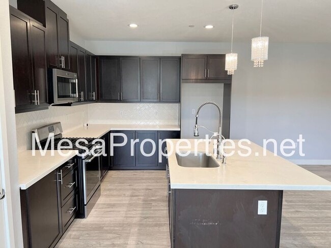 Building Photo - 1046 Newberry Ln