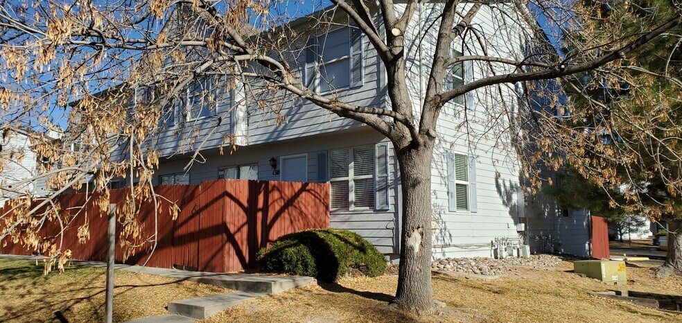 Primary Photo - 1310 Firefly Cir