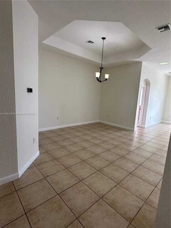 Building Photo - 1365 SW 154th Ct
