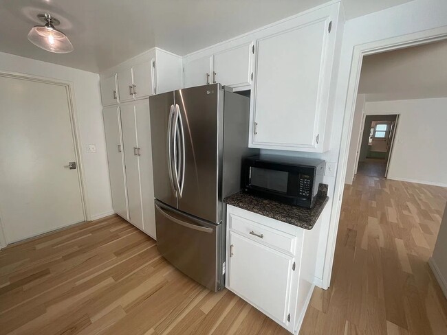 Building Photo - Beautiful 55+ home in the Seven Oaks Community!