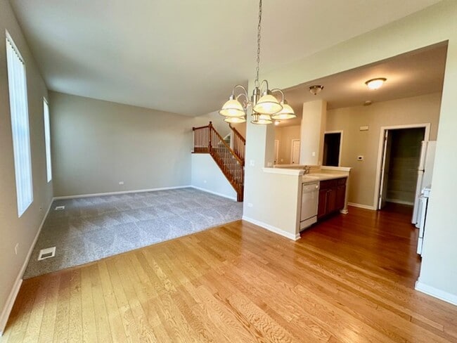 Building Photo - Excellent 2 Bedroom Plus Huge Loft  2.5 Bath and 2 car attached garage