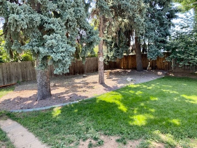 Building Photo - Amazing Littleton Bungalow