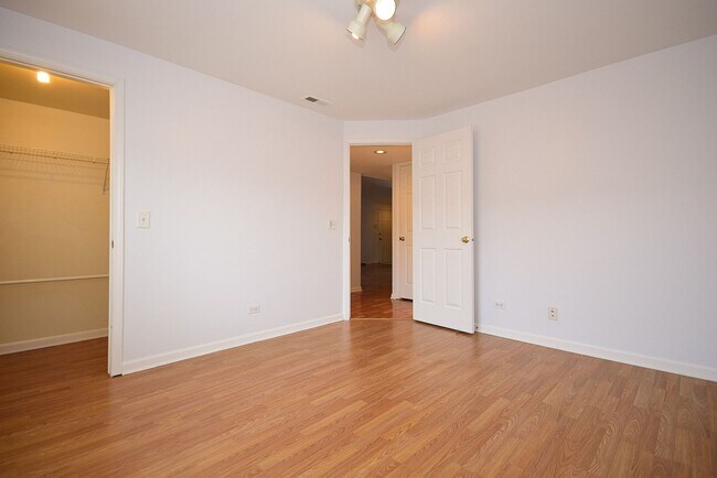 Building Photo - 5351 N East River Rd