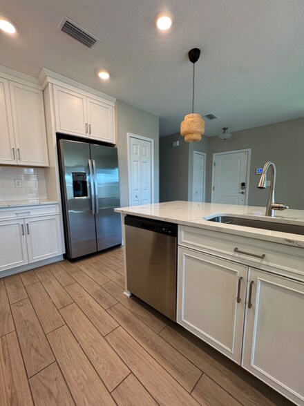 Building Photo - 5535 Tripoli Dr