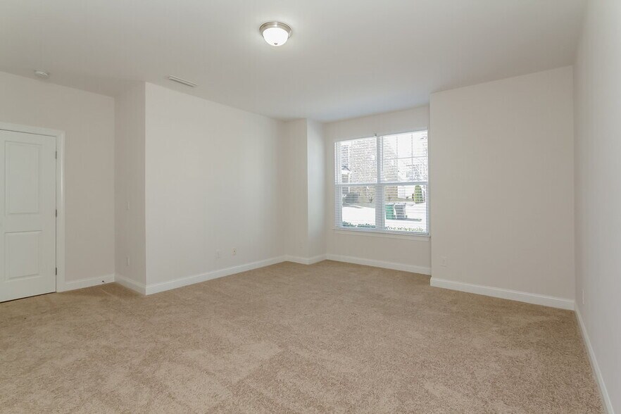 Building Photo - 7632 Cushing Dr