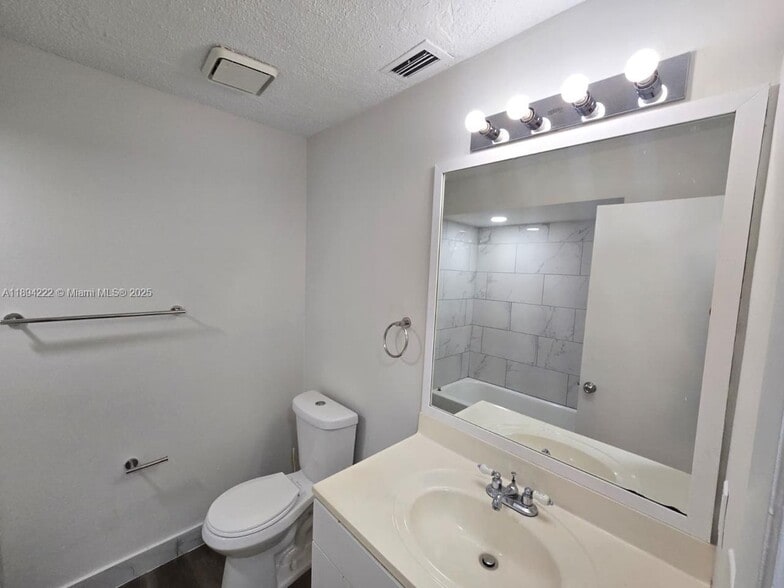 Building Photo - 4247 Willow Pond Cir