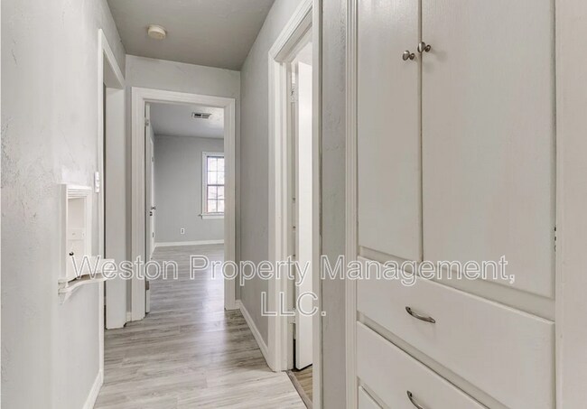 Building Photo - 1209 NE 43rd St