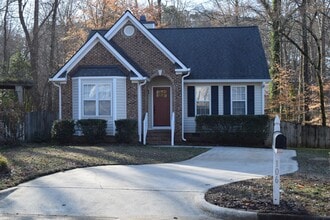 Building Photo - Beautiful 3 bedroom ranch home close to Downtown Cary