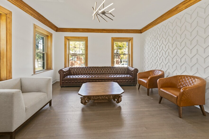 Building Photo - 7131 W Altgeld St