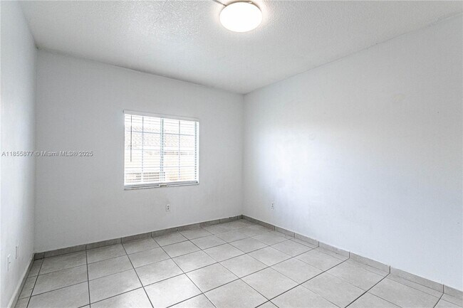 Building Photo - 17405 NW 75th Pl
