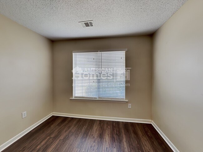 Building Photo - 1515 Morning Glory Way