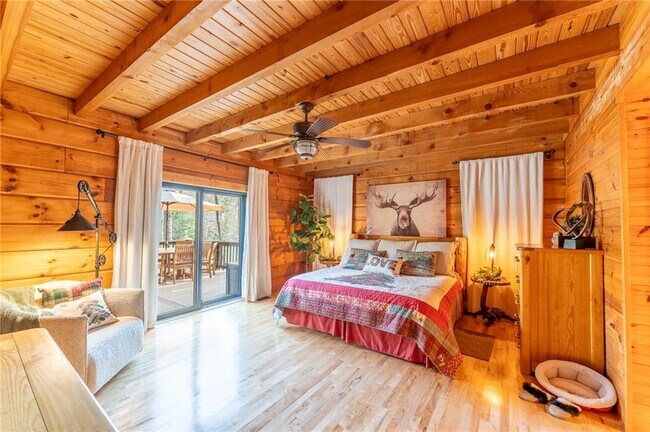 Building Photo - 105 Cedar Cove