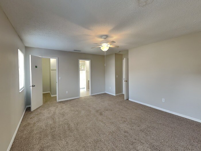 Building Photo - 595 Charles Carroll St