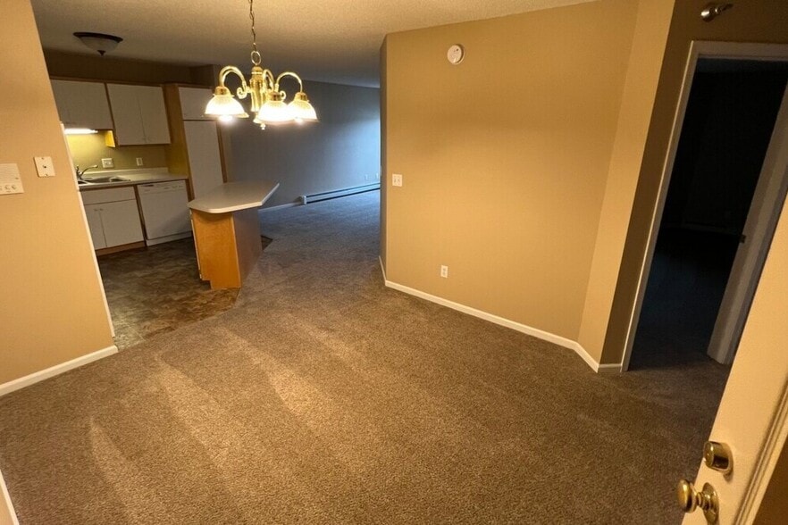 2 bed middle dinning room/kitchen - Meadowlawn Village