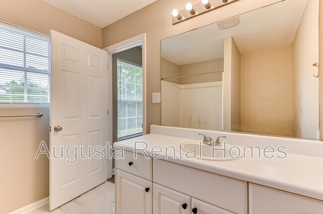 Building Photo - 4416 Hatteras Dr