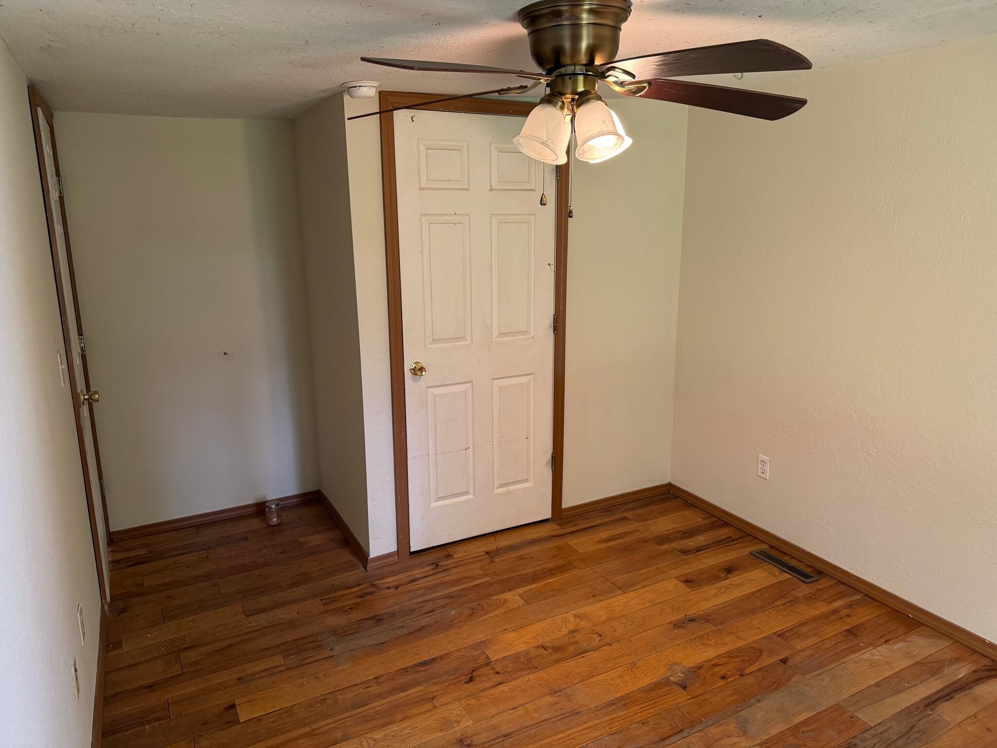 Building Photo - 410 S Main