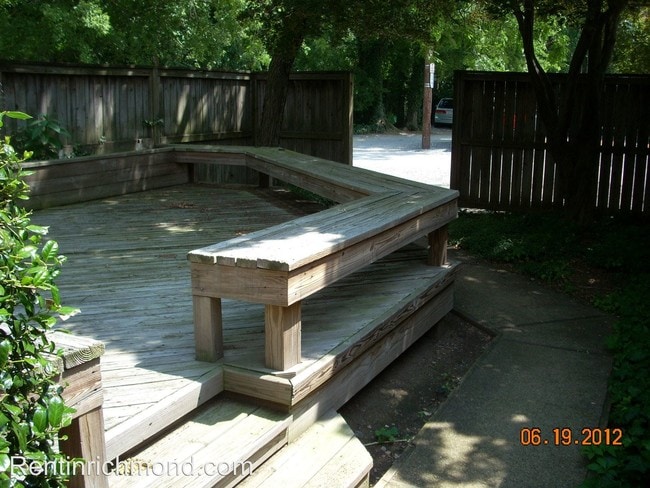 Building Photo - 2513 Stuart Ave