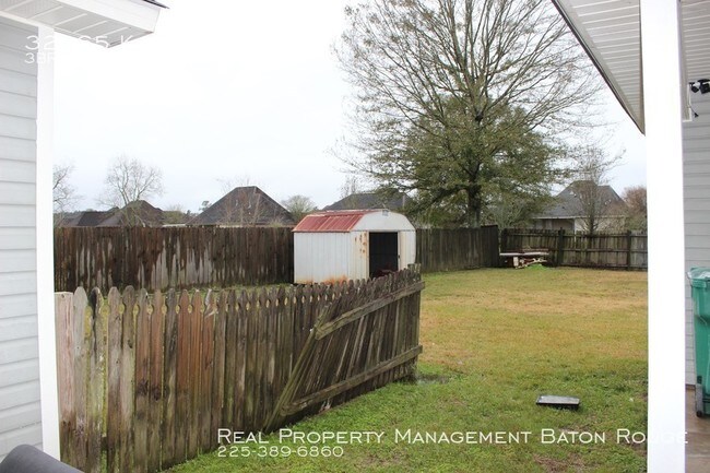 Building Photo - Beautiful Updated Home in Fenwood Estates