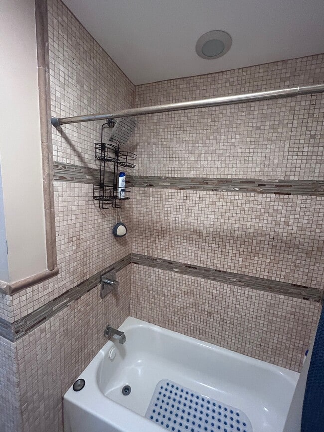 Building Photo - 42 Ella St