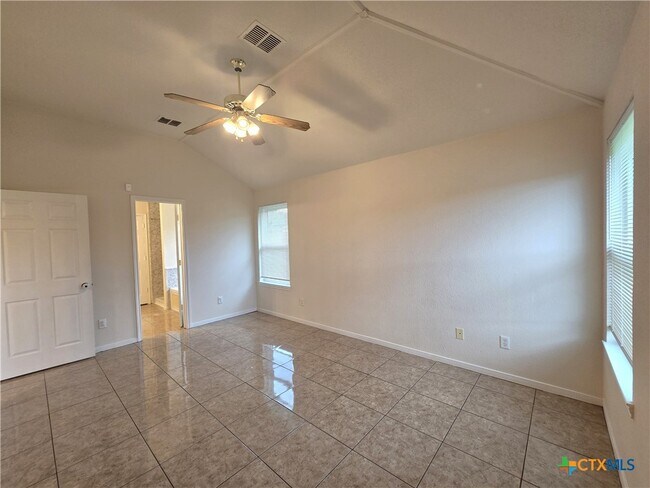 Building Photo - 5705 Mandalay Dr