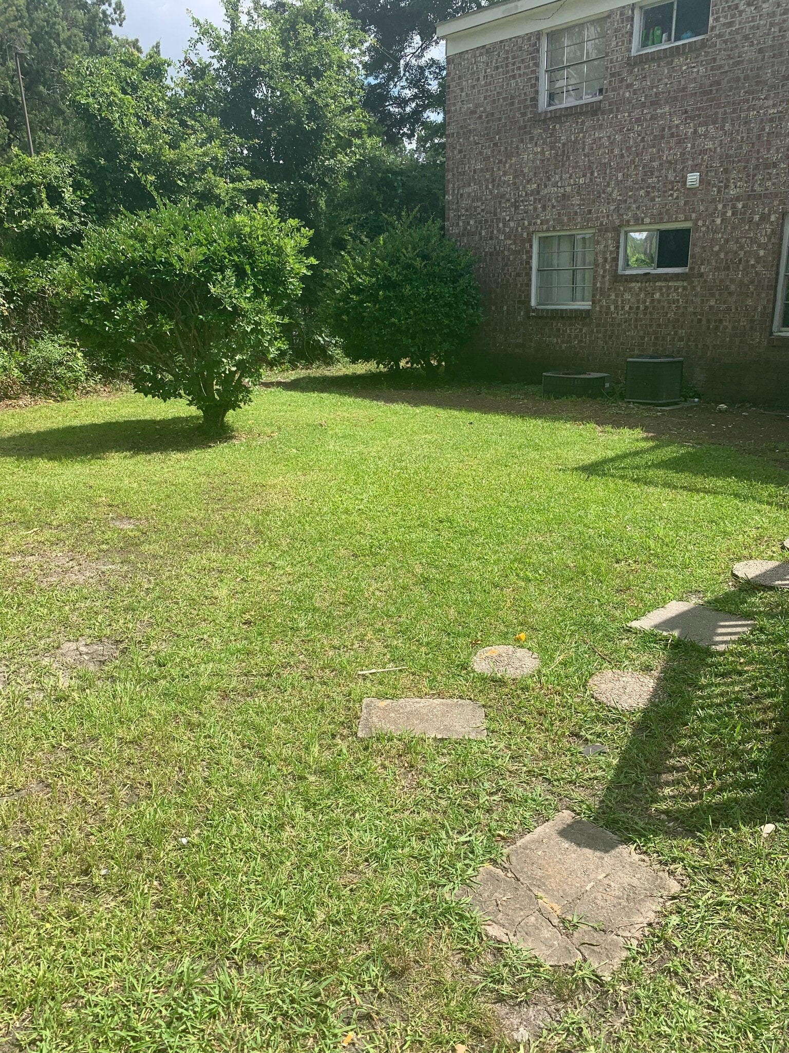 Building Photo - 203 Main St