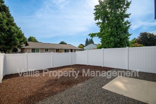 Building Photo - 4850 Heathwood St NE