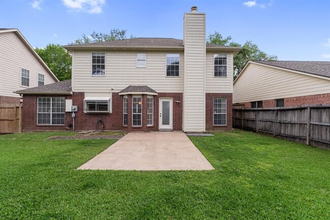 Building Photo - 7015 Redwood Falls Dr