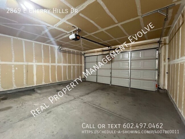 Building Photo - 2869 E Cherry Hills Dr