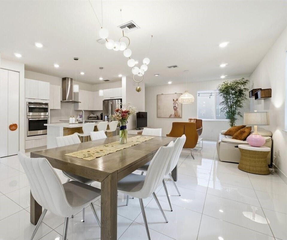 Building Photo - 6611 NW 102nd Path