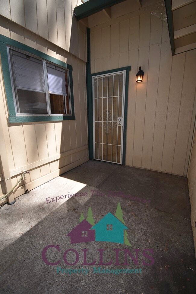 Building Photo - 20183 Casa Loma Dr